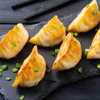 Gyozas, raviolis japonais grillés